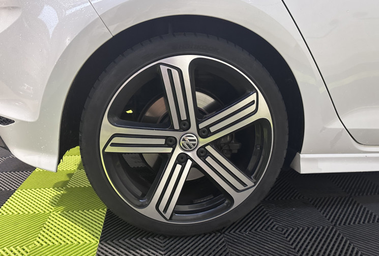 Volkswagen Golf 2.0 TSI 300ch BlueMotion Technology R 4Motion DSG6 5p Volkswagen Golf 2.0 TSI 300ch BlueMotion Technology R 4Motion DSG6 5p