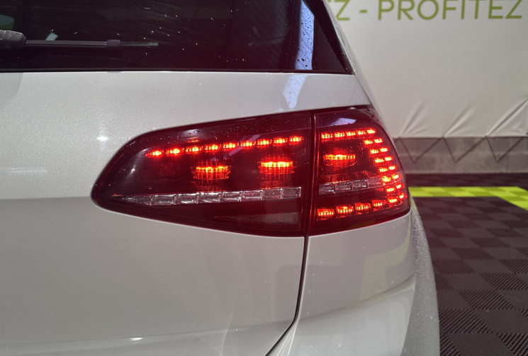 Volkswagen Golf 2.0 TSI 300ch BlueMotion Technology R 4Motion DSG6 5p Volkswagen Golf 2.0 TSI 300ch BlueMotion Technology R 4Motion DSG6 5p