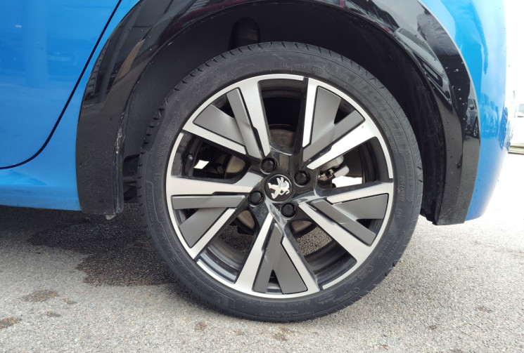 Peugeot 208 208 1.2 PureTech 130ch S&S GT Line EAT8