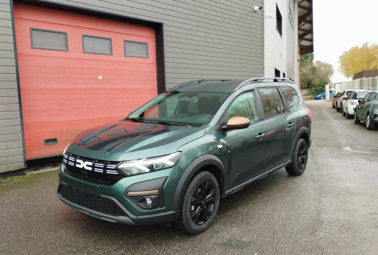 Dacia Jogger 1.0 TCe 110 GSR2 Extreme + 7 Places BVM6 *NEUF 2025* Dacia Jogger 1.0 TCe 110 GSR2 Extreme + 7 Places BVM6 *NEUF 2025*