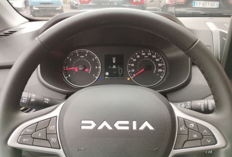 Dacia Jogger 1.0 TCe 110 GSR2 Extreme + 7 Places BVM6 *NEUF 2025* Dacia Jogger 1.0 TCe 110 GSR2 Extreme + 7 Places BVM6 *NEUF 2025*