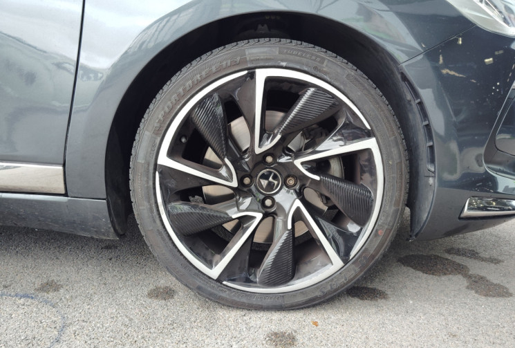 DS DS5 2.0 BlueHDi180 Sport Chic S&S EAT6 DS DS5 2.0 BlueHDi180 Sport Chic S&S EAT6