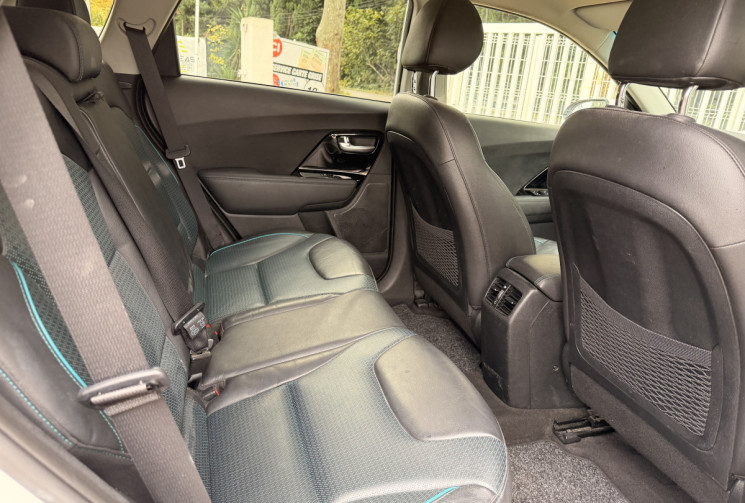 Kia e-Niro Niro Eco electric Premium 204 64 KW/h * Entretien + Soh / Ttes options sauf toit ouvrant 