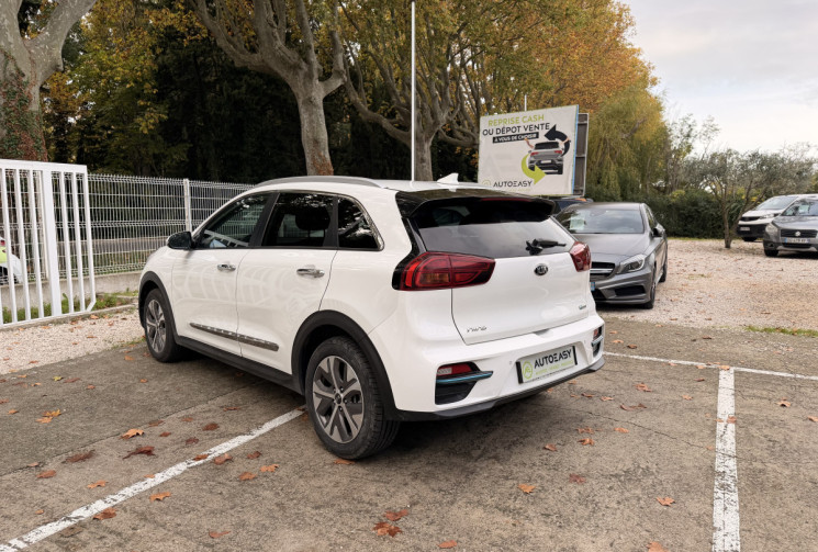 Kia e-Niro Niro Eco electric Premium 204 64 KW/h * Entretien + Soh / Ttes options sauf toit ouvrant 