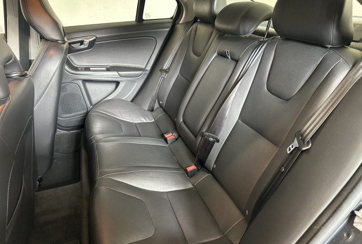 Volvo S60 II D3 150ch Översta Edition Geartronic Volvo S60 II D3 150ch Översta Edition Geartronic