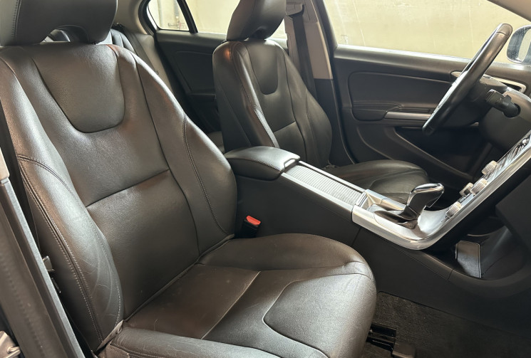 Volvo S60 II D3 150ch Översta Edition Geartronic Volvo S60 II D3 150ch Översta Edition Geartronic