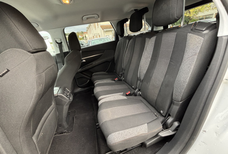 Peugeot 5008 1.5 BLUEHDI / 130 CH / ACTIVE BUSINESS / EAT8 / 7 PLACES 