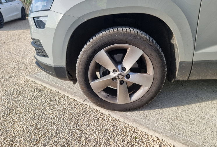 Skoda Karoq 2.0 TDI 116 CH SCR DSG7 BUSINESS / ENTRETIEN COMPLET CONSTRUCTEUR
