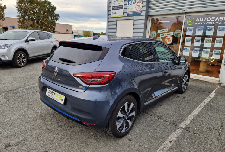 Renault CLIO V  1.6 E-Tech 140ch Première Edition Renault CLIO V  1.6 E-Tech 140ch Première Edition