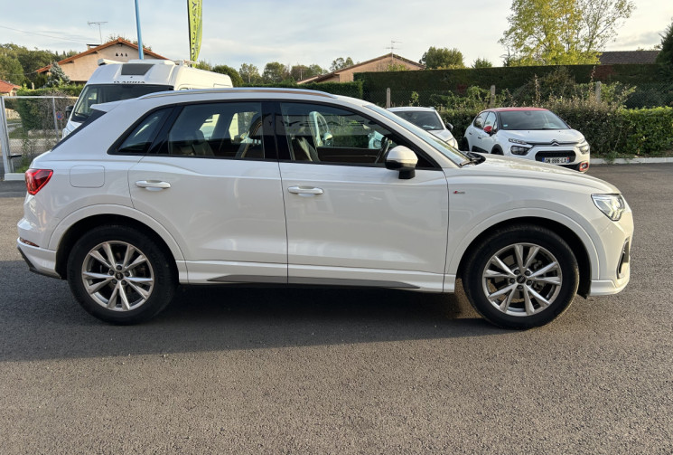 Audi Q3 2.0 TDI S-Line 150 CV S-Tronic Audi Q3 2.0 TDI S-Line 150 CV S-Tronic