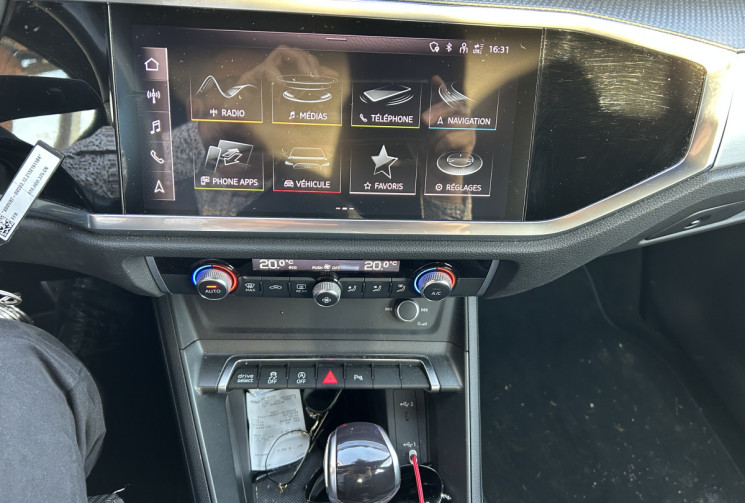 Audi Q3 2.0 TDI S-Line 150 CV S-Tronic Audi Q3 2.0 TDI S-Line 150 CV S-Tronic