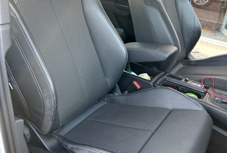 Audi Q3 2.0 TDI S-Line 150 CV S-Tronic Audi Q3 2.0 TDI S-Line 150 CV S-Tronic