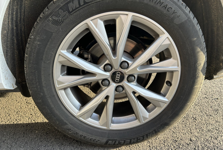 Audi Q3 2.0 TDI S-Line 150 CV S-Tronic Audi Q3 2.0 TDI S-Line 150 CV S-Tronic