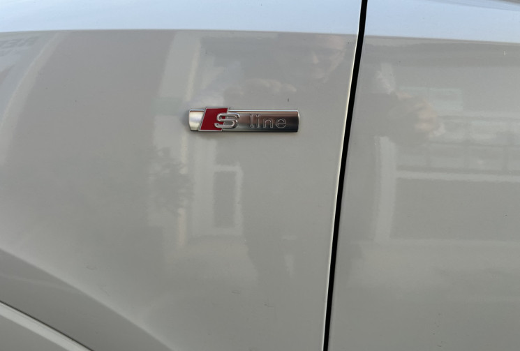 Audi Q3 2.0 TDI S-Line 150 CV S-Tronic Audi Q3 2.0 TDI S-Line 150 CV S-Tronic