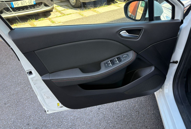 Renault Clio V 1.3 TCe EDC7 130 cv RS LINE Renault Clio V 1.3 TCe EDC7 130 cv RS LINE