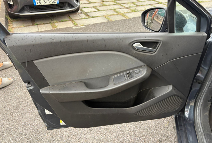 Renault Clio V 1.0 TCe 100 cv LIFE Renault Clio V 1.0 TCe 100 cv LIFE