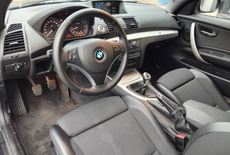 BMW Série 1 Cabriolet 118i 2.0 i 16V 143 cv Boîte auto - Suivi Complet BMW Série 1 Cabriolet 118i 2.0 i 16V 143 cv Boîte auto - Suivi Complet