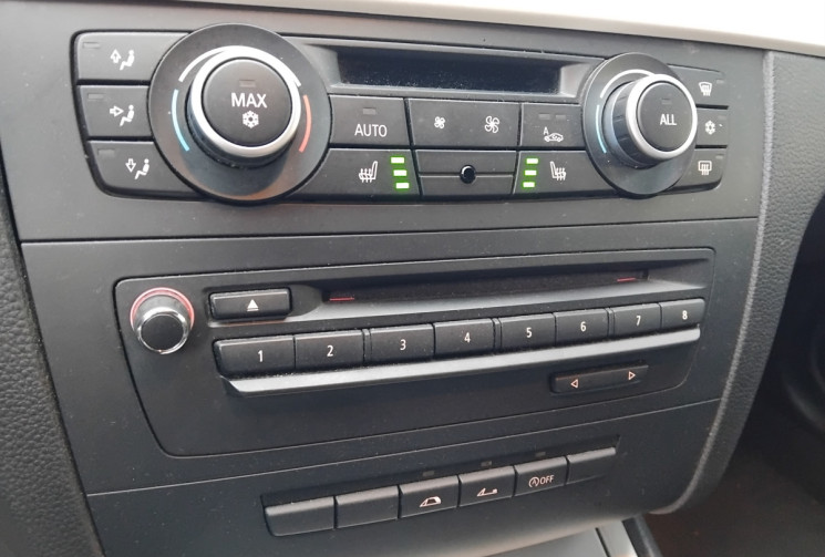 BMW Série 1 Cabriolet 118i 2.0 i 16V 143 cv Boîte auto - Suivi Complet BMW Série 1 Cabriolet 118i 2.0 i 16V 143 cv Boîte auto - Suivi Complet