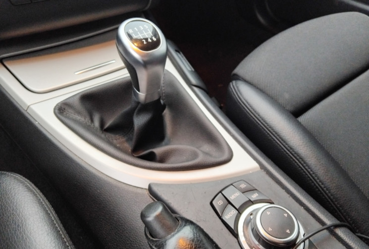 BMW Série 1 Cabriolet 118i 2.0 i 16V 143 cv Boîte auto - Suivi Complet BMW Série 1 Cabriolet 118i 2.0 i 16V 143 cv Boîte auto - Suivi Complet