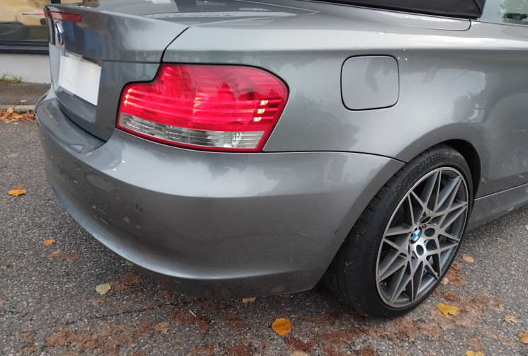 BMW Série 1 Cabriolet 118i 2.0 i 16V 143 cv Boîte auto - Suivi Complet BMW Série 1 Cabriolet 118i 2.0 i 16V 143 cv Boîte auto - Suivi Complet