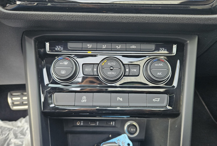 Volkswagen Touran III 1.4 TSI 150 DSG7 SOUND 7 PLACES 1°M