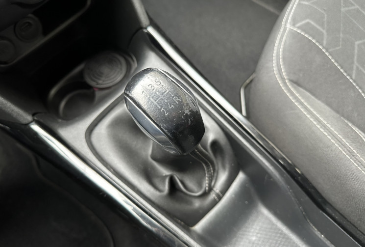 Peugeot 2008 1.5 BLUEHDI 100 ACTIVE BUSINESS * CARPLAY * ENTRETIEN ET CT OK * GARANTIE 6 MOIS