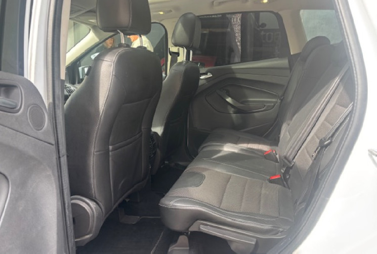 Ford Kuga titanium 2.0 TDCi 16V 4x2 140 cv Origine France 1er Main /TOIT OUVRANT/CAMERA/SONO SONY