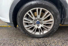 Ford Kuga titanium 2.0 TDCi 16V 4x2 140 cv Origine France 1er Main /TOIT OUVRANT/CAMERA/SONO SONY