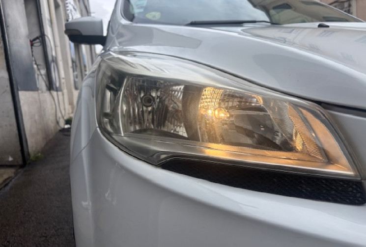 Ford Kuga titanium 2.0 TDCi 16V 4x2 140 cv Origine France 1er Main /TOIT OUVRANT/CAMERA/SONO SONY