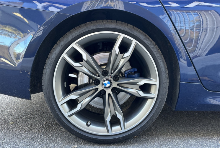 BMW Série 5 (G30 Ph.1) M550i xDrive 4.4 i V8 462 Steptronic8 * Harman Kardon * Entretien Full BMW 