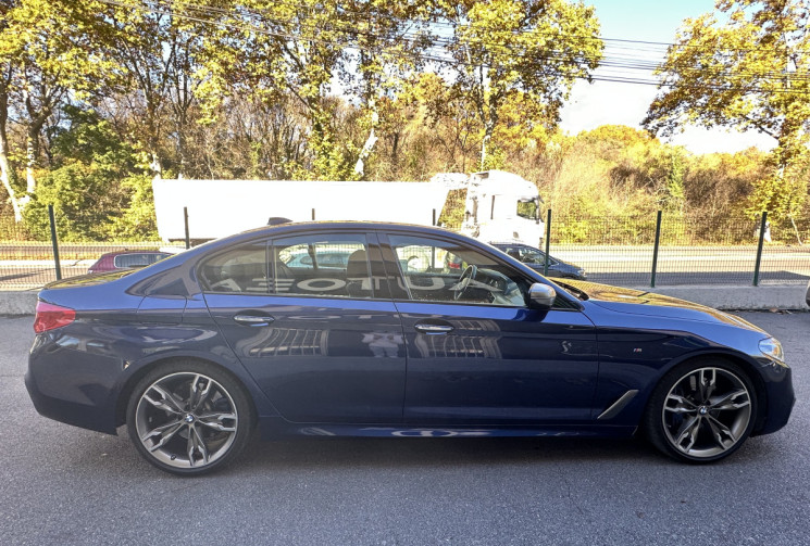 BMW Série 5 (G30 Ph.1) M550i xDrive 4.4 i V8 462 Steptronic8 * Harman Kardon * Entretien Full BMW 