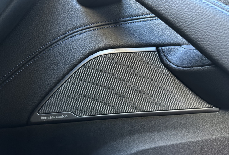 BMW Série 5 (G30 Ph.1) M550i xDrive 4.4 i V8 462 Steptronic8 * Harman Kardon * Entretien Full BMW 