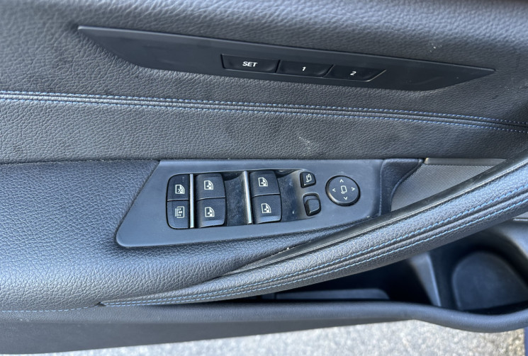 BMW Série 5 (G30 Ph.1) M550i xDrive 4.4 i V8 462 Steptronic8 * Harman Kardon * Entretien Full BMW 