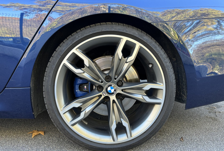 BMW Série 5 (G30 Ph.1) M550i xDrive 4.4 i V8 462 Steptronic8 * Harman Kardon * Entretien Full BMW 