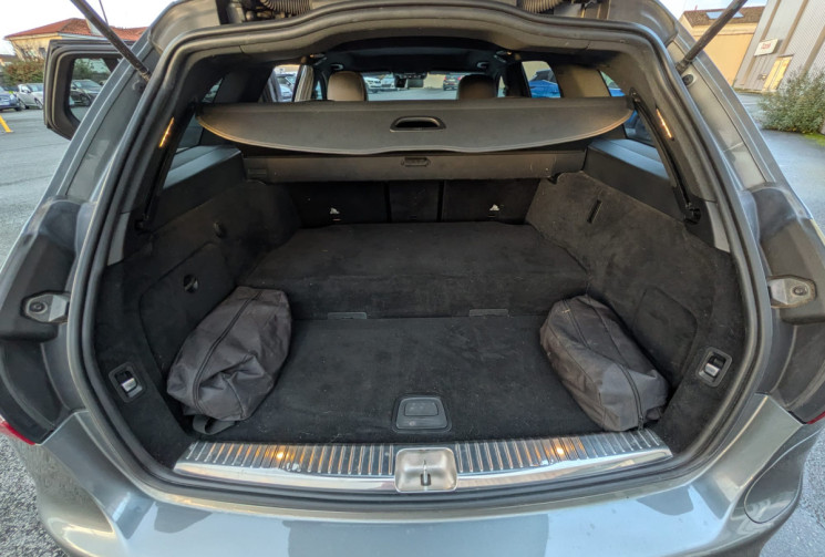 Mercedes CLASSE C BREAK AMG LINE 300 e 2.0 i  211 cv - GARANTIE 12 MOIS -