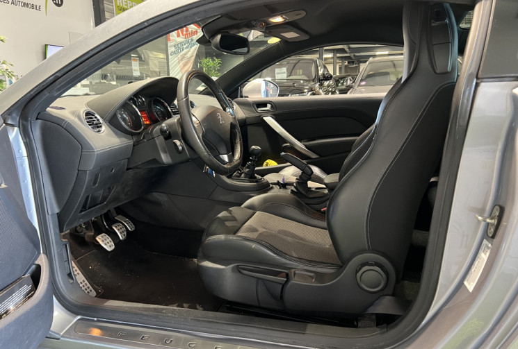 Peugeot RCZ 2.0 HDi FAP 163 ch