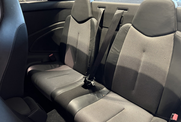 Peugeot RCZ 2.0 HDi FAP 163 ch