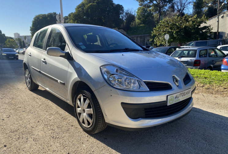 Renault Clio III 5 Portes 1.5 dCi 86CH CONFORT