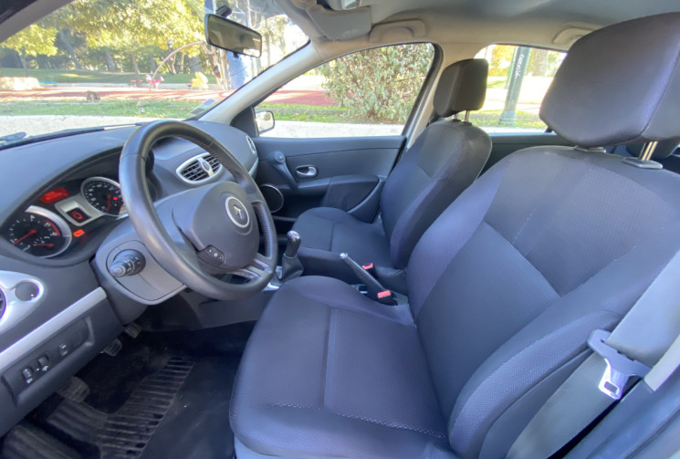 Renault Clio III 5 Portes 1.5 dCi 86CH CONFORT