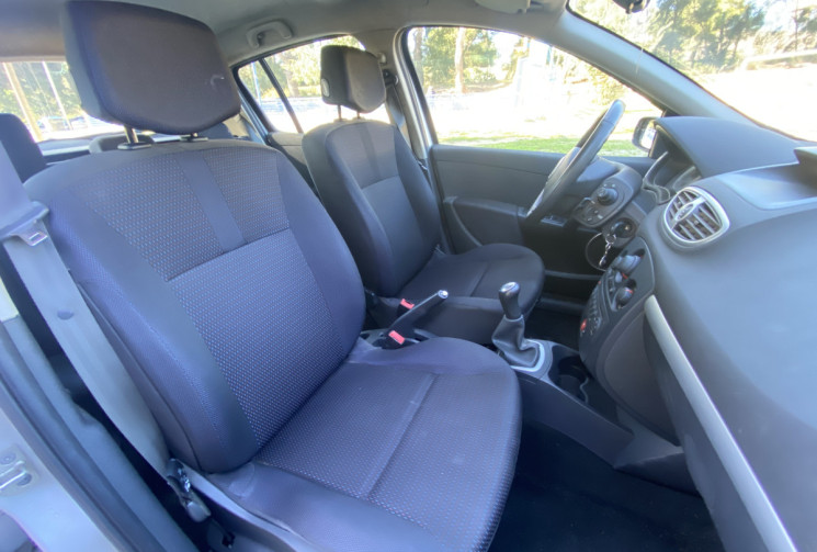 Renault Clio III 5 Portes 1.5 dCi 86CH CONFORT