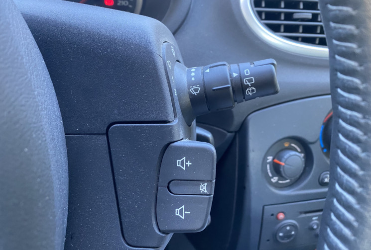 Renault Clio III 5 Portes 1.5 dCi 86CH CONFORT