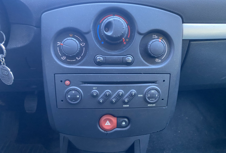 Renault Clio III 5 Portes 1.5 dCi 86CH CONFORT