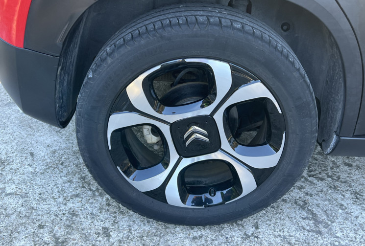 Citroën C3 Aircross 1.2 Puretech 110 Shine EAT6 / 1ère Main / Distri OK / Toit Ouvrant / Caméra 