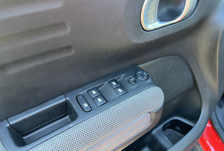 Citroën C3 Aircross 1.2 Puretech 110 Shine EAT6 / 1ère Main / Distri OK / Toit Ouvrant / Caméra 