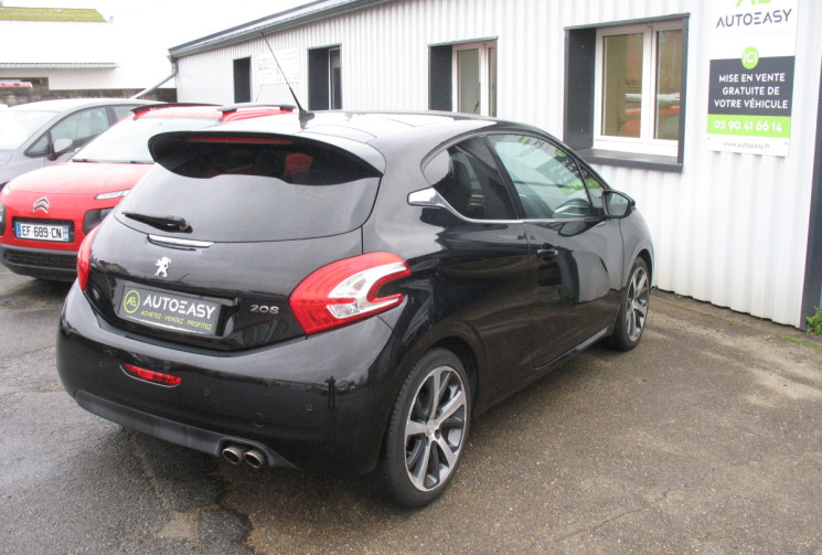Peugeot 208 1.6 THP 156 FELINE
