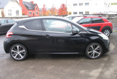 Peugeot 208 1.6 THP 156 FELINE
