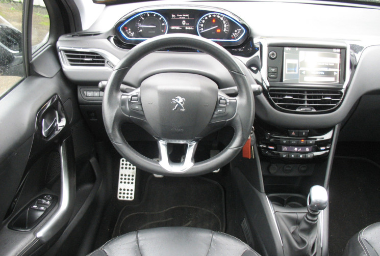 Peugeot 208 1.6 THP 156 FELINE