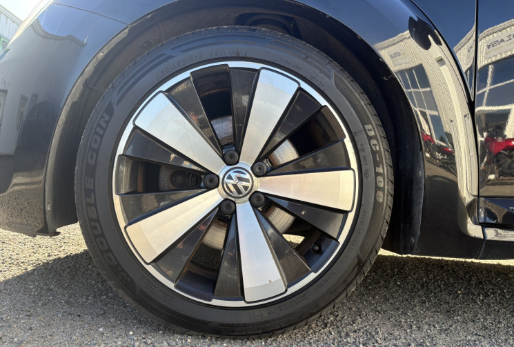 Volkswagen New Beetle 1.4 TSI 160cv  VINTAGE * DISTRIBUTION NEUVE * SIEGES CHAUFANTS * RADARS * TBE