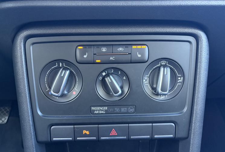 Volkswagen New Beetle 1.4 TSI 160cv  VINTAGE * DISTRIBUTION NEUVE * SIEGES CHAUFANTS * RADARS * TBE