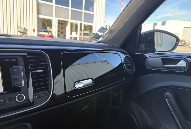 Volkswagen New Beetle 1.4 TSI 160cv  VINTAGE * DISTRIBUTION NEUVE * SIEGES CHAUFANTS * RADARS * TBE